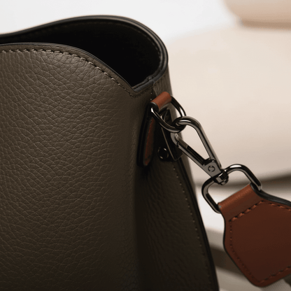 Bolsa Feminina de Couro Premium e Alça AjustávelGramora | Luxury Ladies Clothing